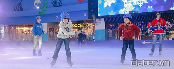 dia diem choi noel o sai gon 2019 san truot bang q2