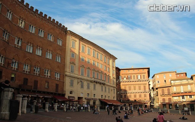 kinh nghiem du lich y 32 Siena