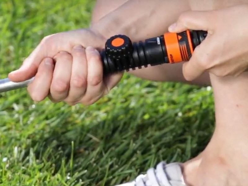 Kết nối vòi tưới Claber 8922 dễ dàng thông qua khớp nối nhanh Kết nối vòi tưới Claber 8922 dễ dàng thông qua khớp nối nhanh