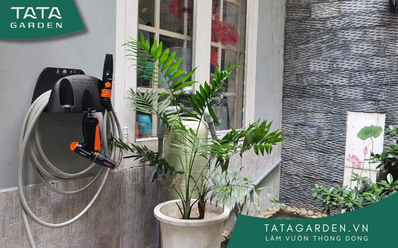 Sử dụng thiết bị tưới hỗ trợ cho việc tưới cây bằng bia