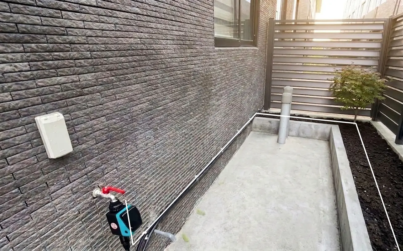 Thiết kế ống dẫn nước chính từ timer men theo tường đi hết bồn cây