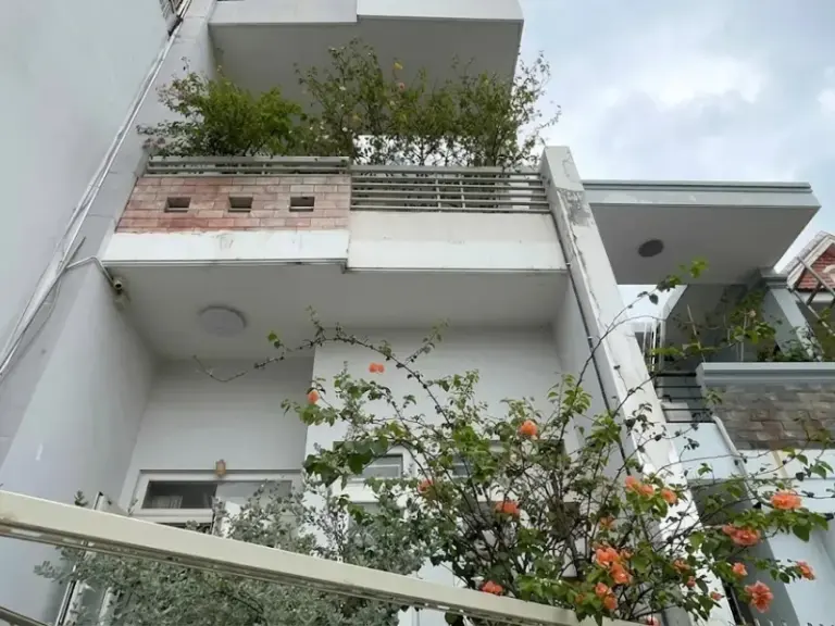 Thiết kế và thi công hệ thống tưới cây tự động cho khu vườn sân thượng lộ thiên tại TP. Thủ Đức