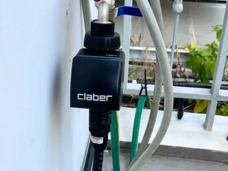 Lắp đặt hệ thống tưới tự động cho chậu cây vườn tường đứng tại Bình Chánh – Hồ Chí Minh