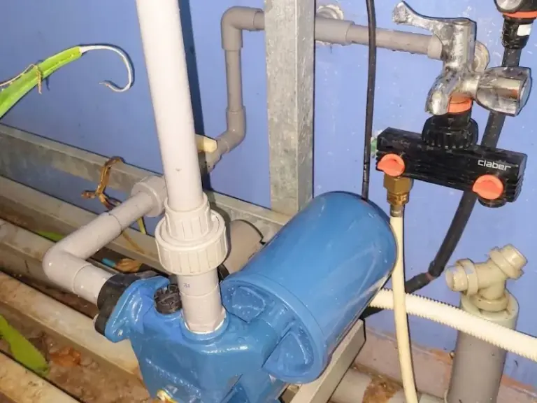 Lắp hệ thống tưới ban công kết hợp (phun sương và nhỏ giọt) tại Quận 5, TP. Hồ Chí Minh