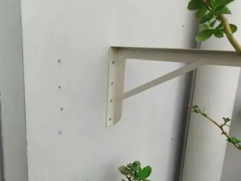 Lắp đặt bộ bình tưới cây tự động nhỏ giọt Oasis cho ban công căn hộ tại Masteri Thảo Điền, Quận 2