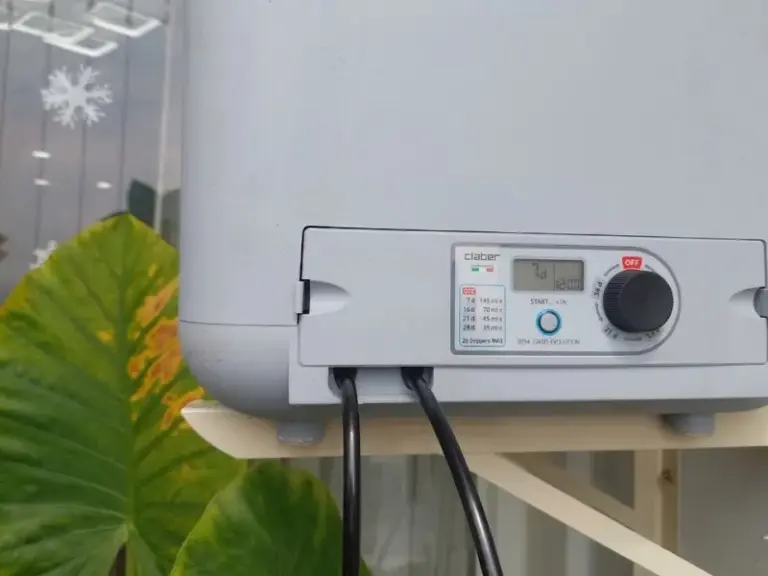 Lắp đặt bộ bình tưới nhỏ giọt cho ban công tại chung cư Him Lam Phú Đông – Dĩ An