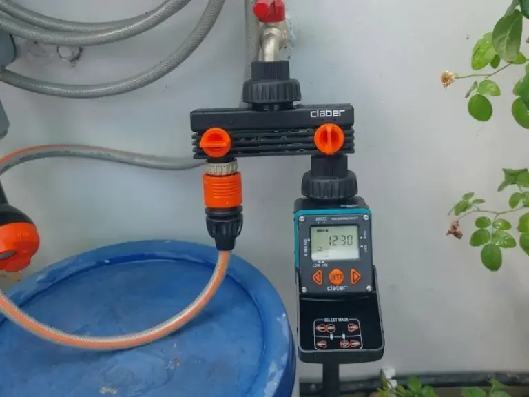 Thi công hệ thống tưới cây tự động ban công kết hợp cuộn tưới tay tại Quận Tân Phú, TP. Hồ Chí Minh