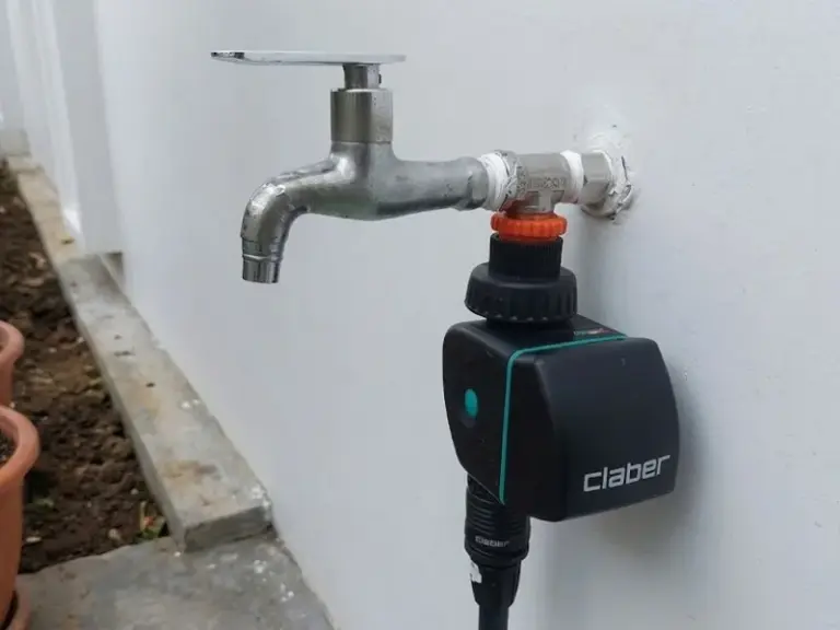 Thi công hệ thống tưới cây tự động nhà khách hàng tại KDC Tấn Trường, Quận 7