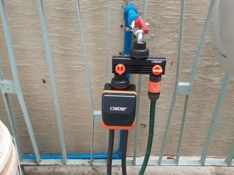 Thi công hệ thống tưới cây tự động sân vườn nhà phố tại Quận 7 – TP. HCM