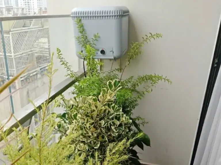 Lắp đặt 2 bộ tưới nhỏ giọt Oasis cho ban công chung cư nhà khách tại An Khánh