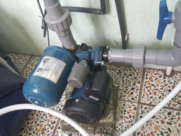 Bảo trì hệ thống tưới, kiểm tra máy bơm cho khách hàng ở Bình Lợi