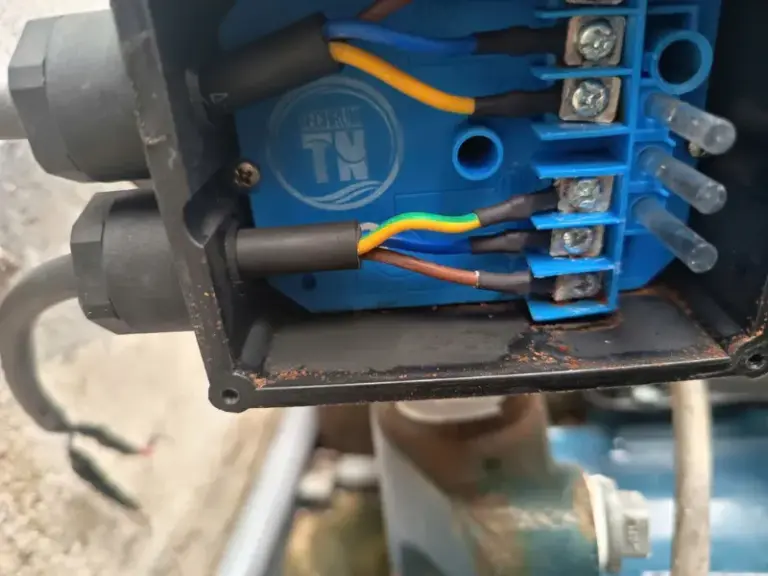 Bảo trì hệ thống tưới khi máy bơm bị sự cố tại Thủ Đức